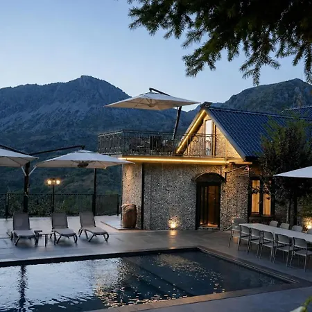 Villa Maxhaku *