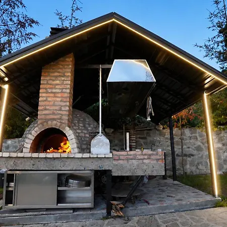 Villa Maxhaku Tirana